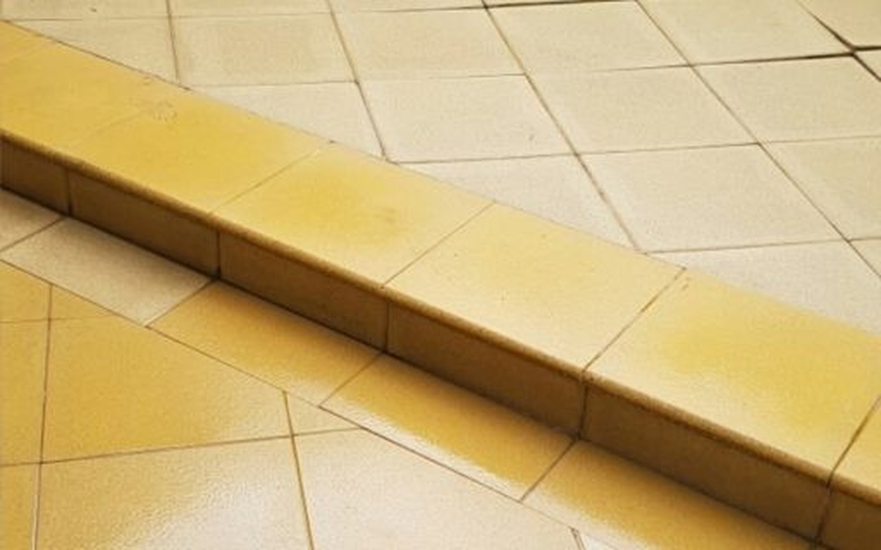 Nachher Einfahrt sichtbar gepflegter abgeschlossen